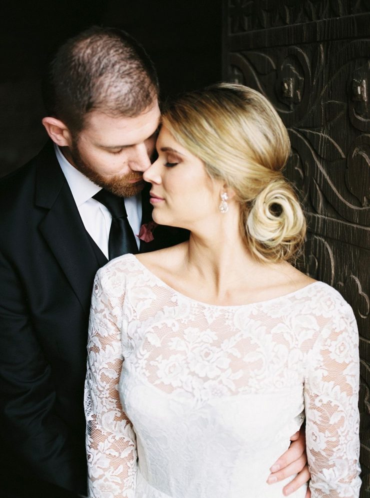 Romantic &amp; Moody Wedding Inspiration at a Historical