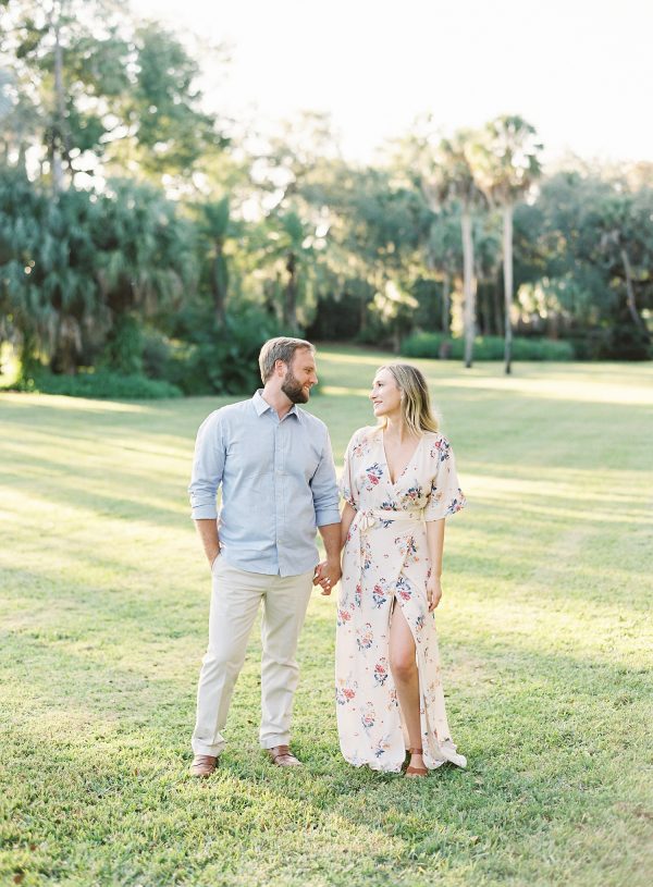 Mariya & David’s Sunny Florida Engagement – The White Wren